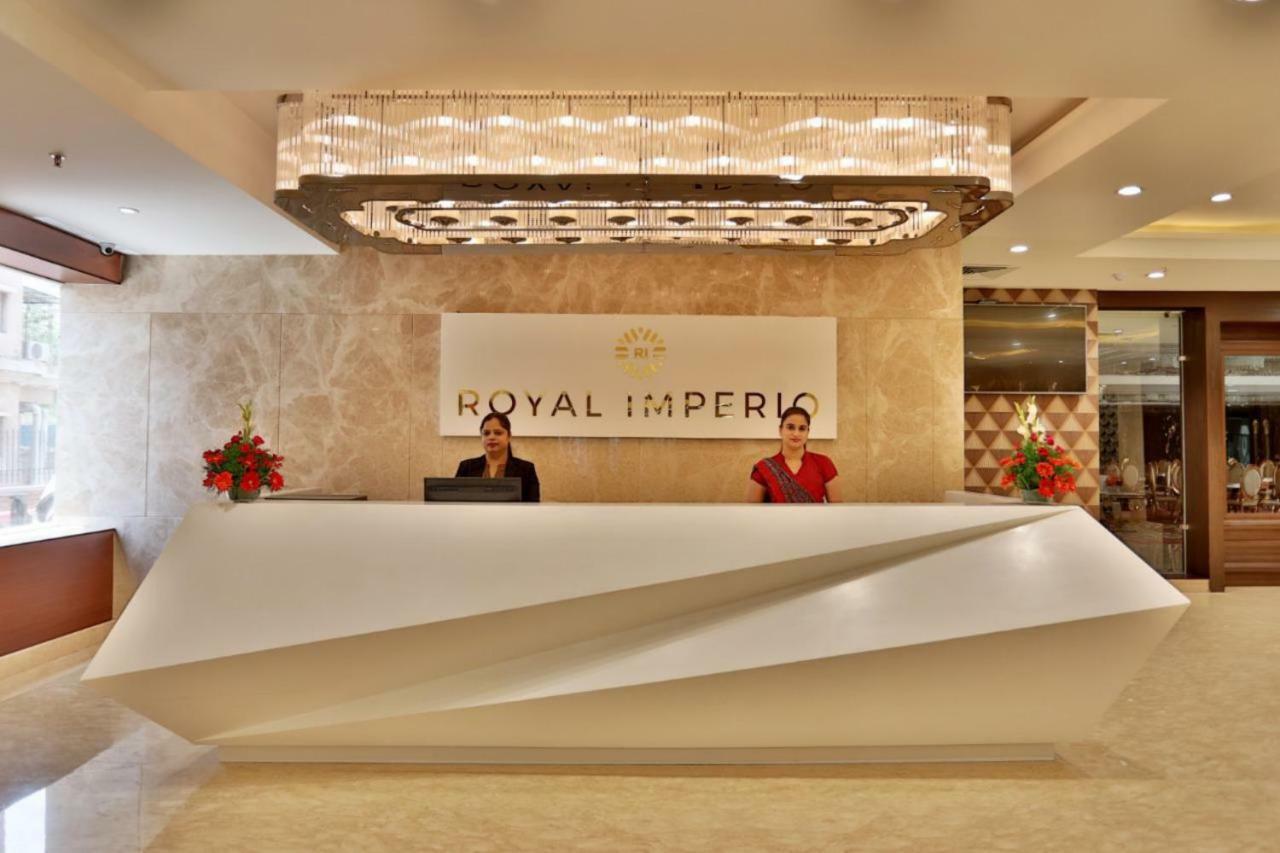 ホテル Royal Imperio ファリーダーバード エクステリア 写真