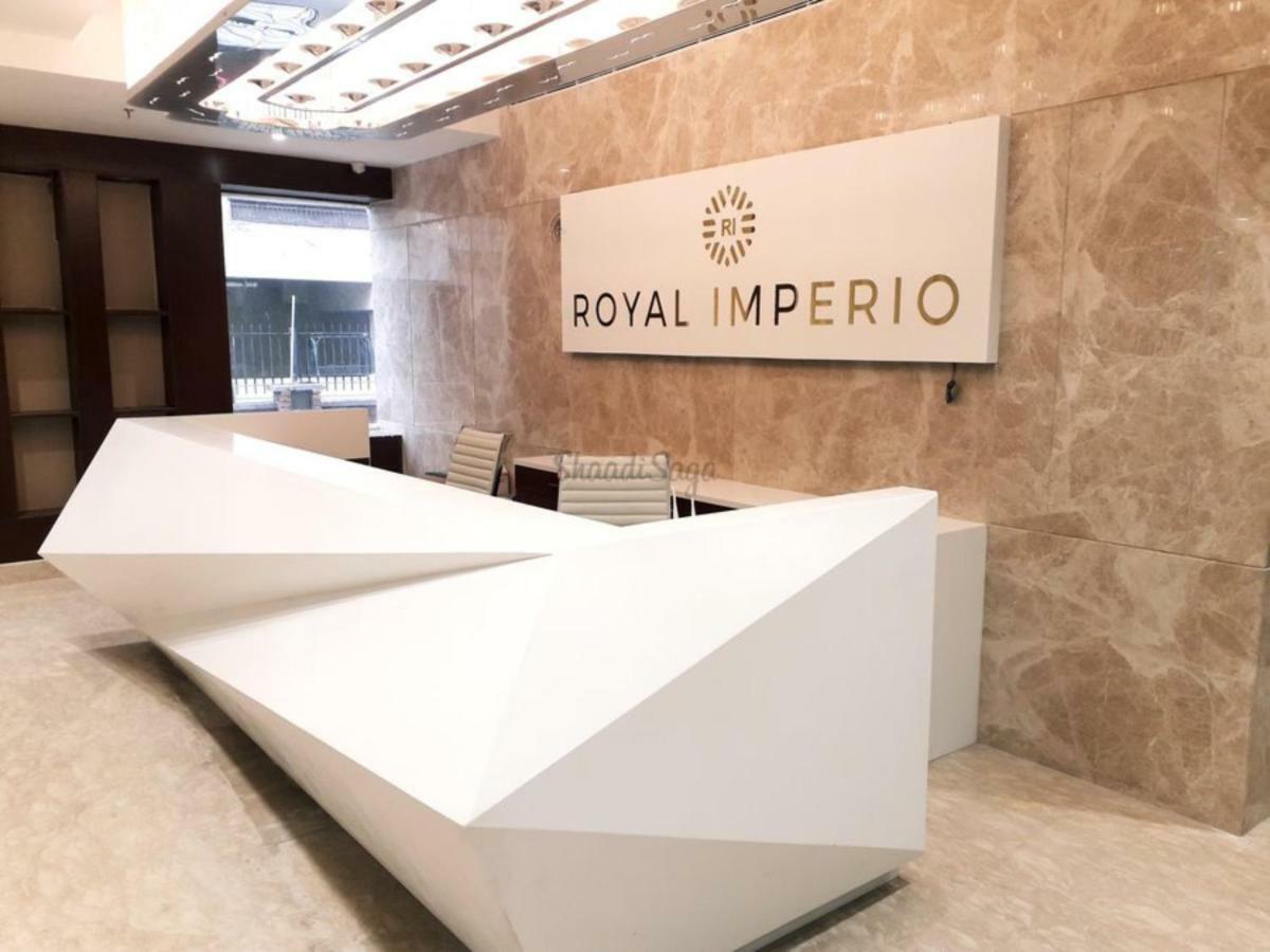 ホテル Royal Imperio ファリーダーバード エクステリア 写真